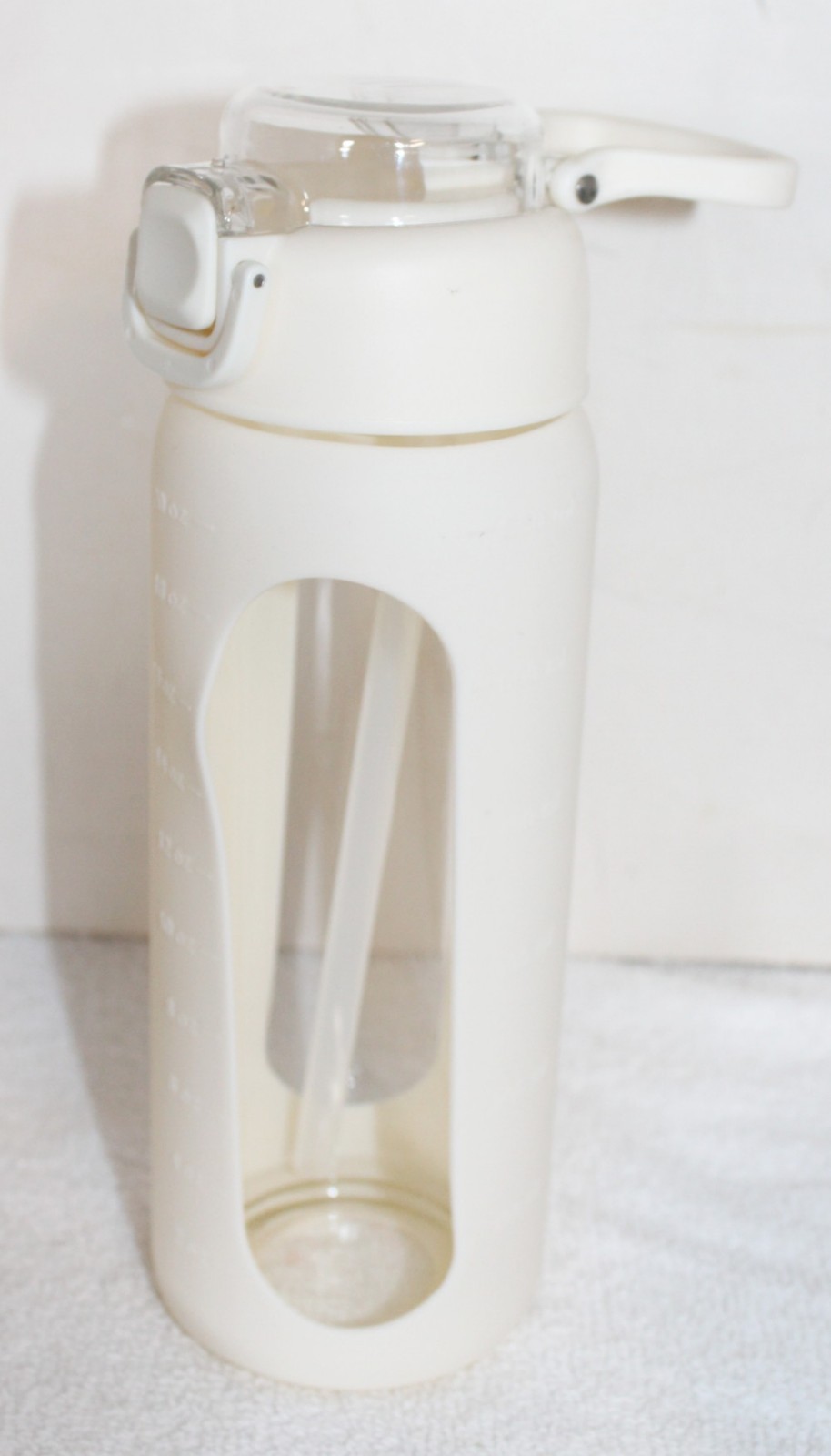 Chunmo 20 Oz. Glass Water Bottle w/ Silicone No-Slip Sleeve + Straw ~ White NIB