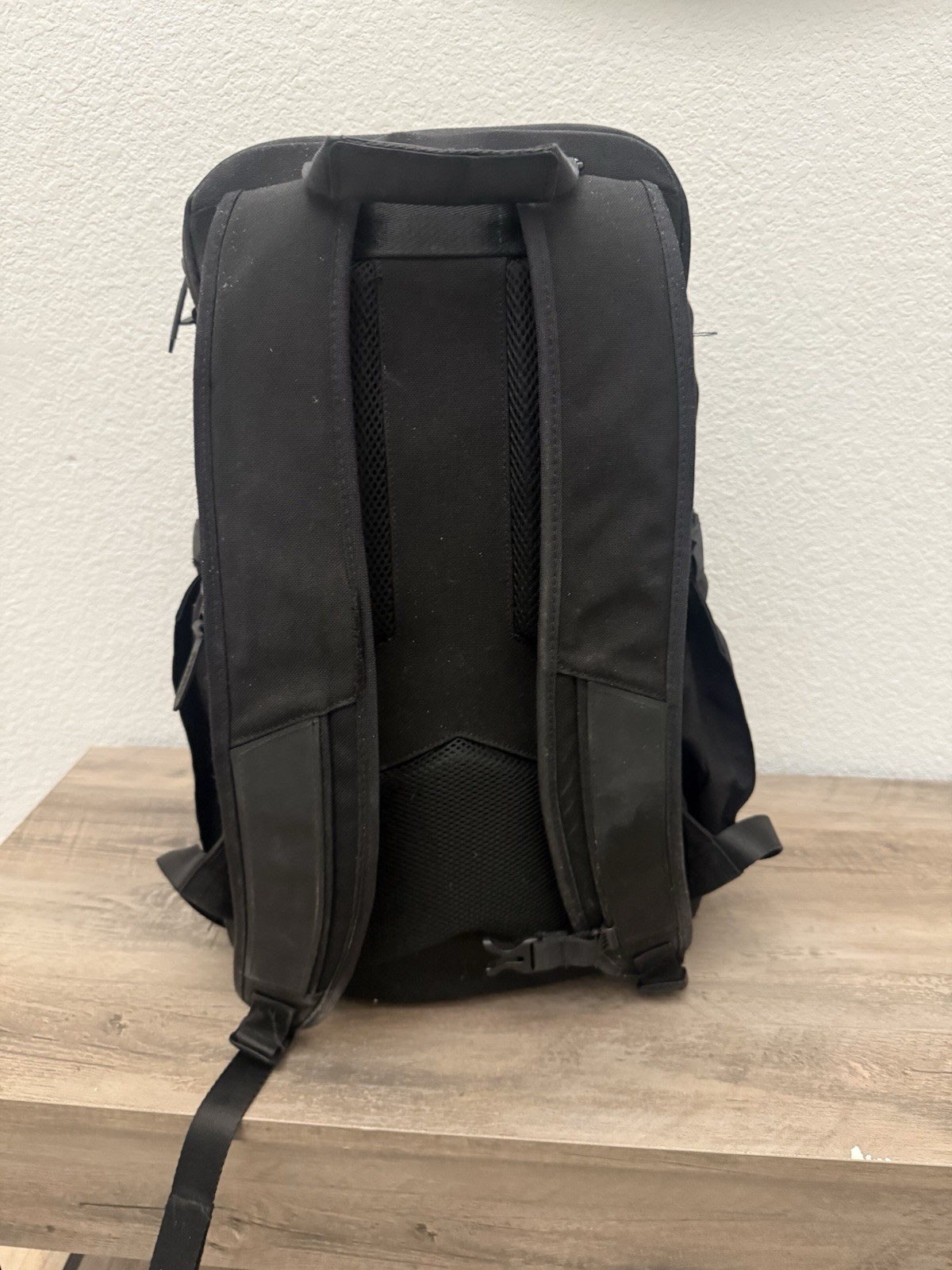 King Kong Black Gym Bag Backpack Shoe Compartment Adjustable Carrying Strap