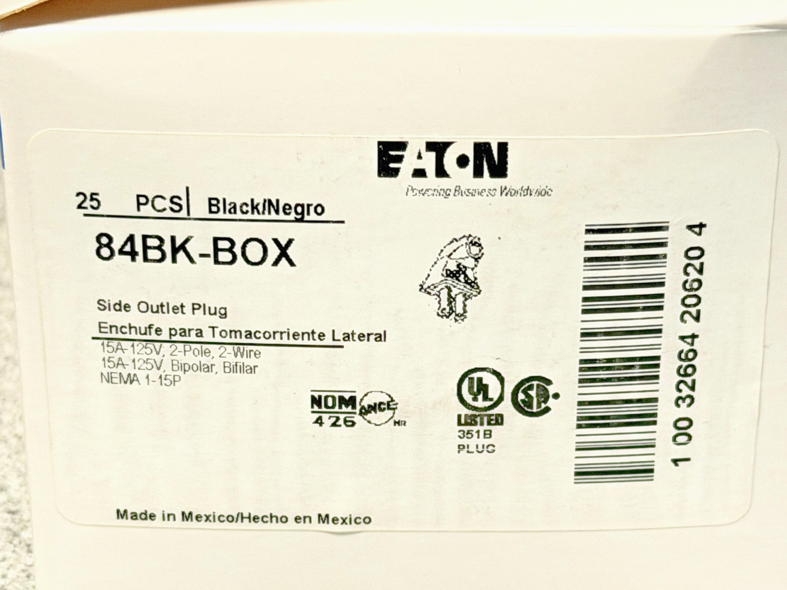 NEW Lot of 25 EATON 84BK-BOX Black Side Outlet Plugs, 125V 15A 2 Pole 2 Wire