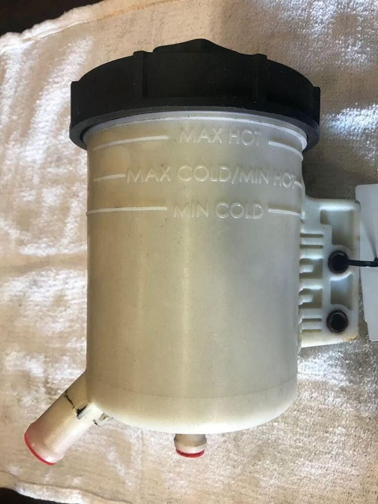 2013 International Prostar Power Steering Reservoir 3836345C93 (631-10238)