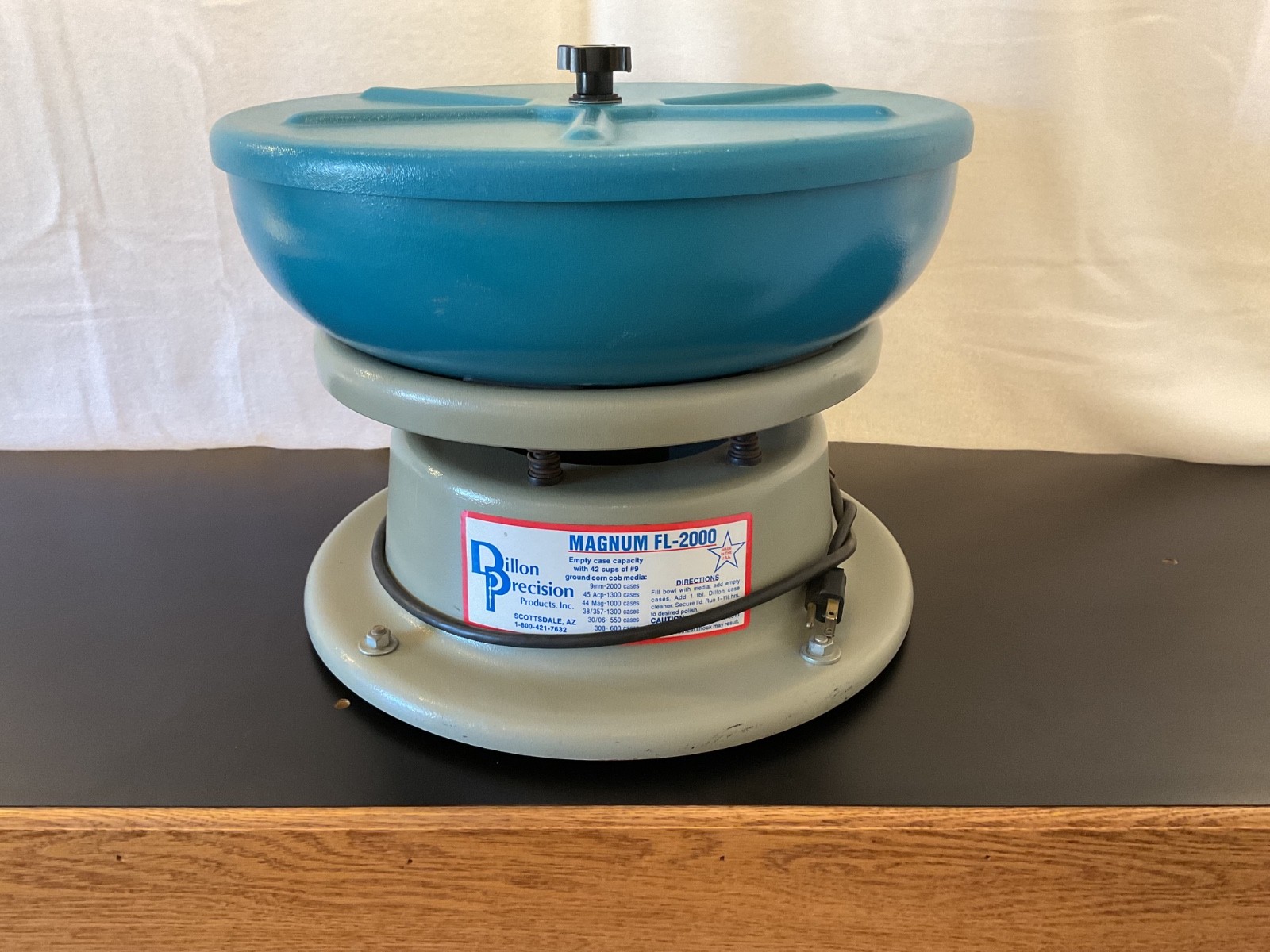 Dillon Magnum Vibratory Case Tumbler FL2000