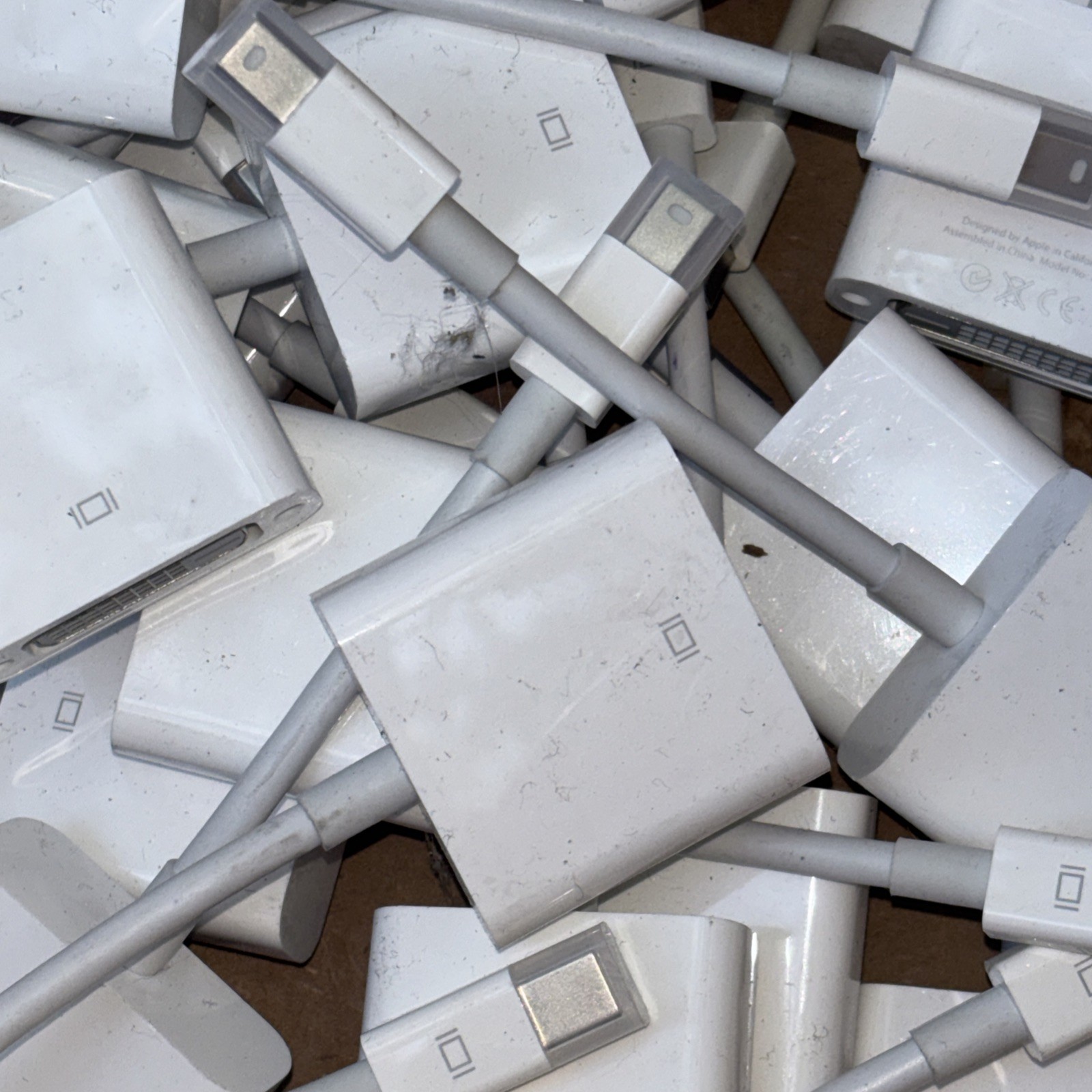 LOT OF 5 GENUINE Apple Mini DisplayPort To DVI Adapter A1305