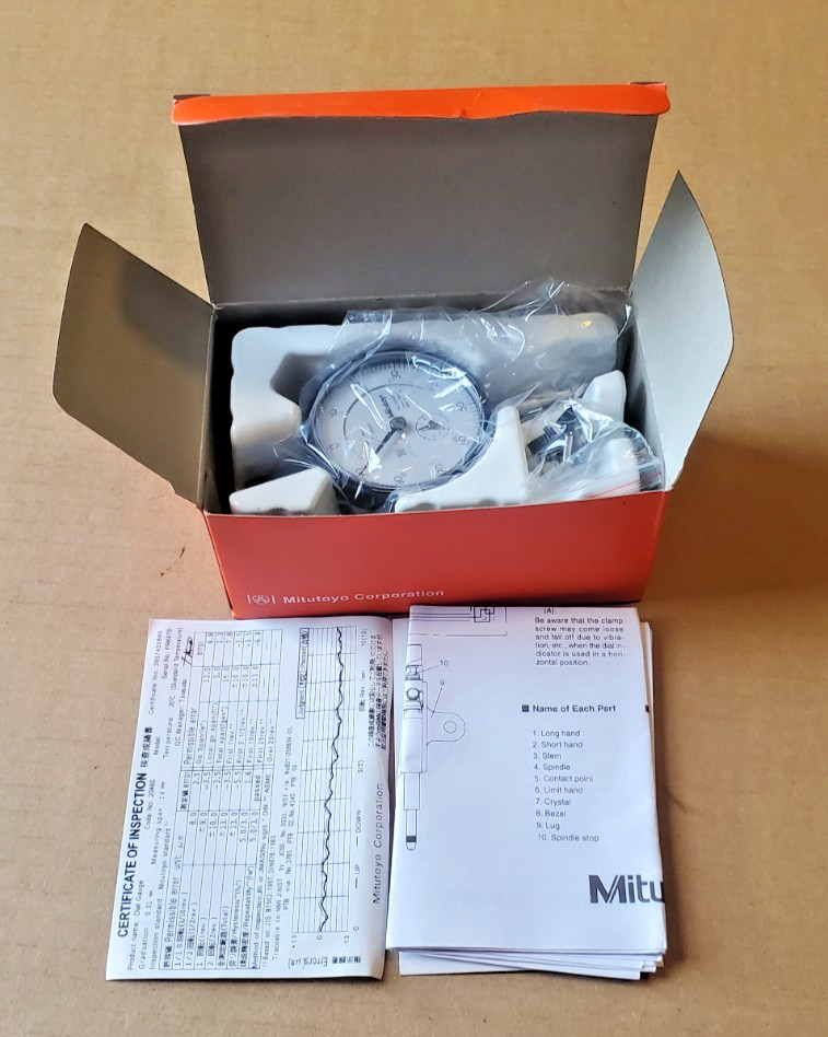 New Mitutoyo 2046S Metric Dial Indicator
