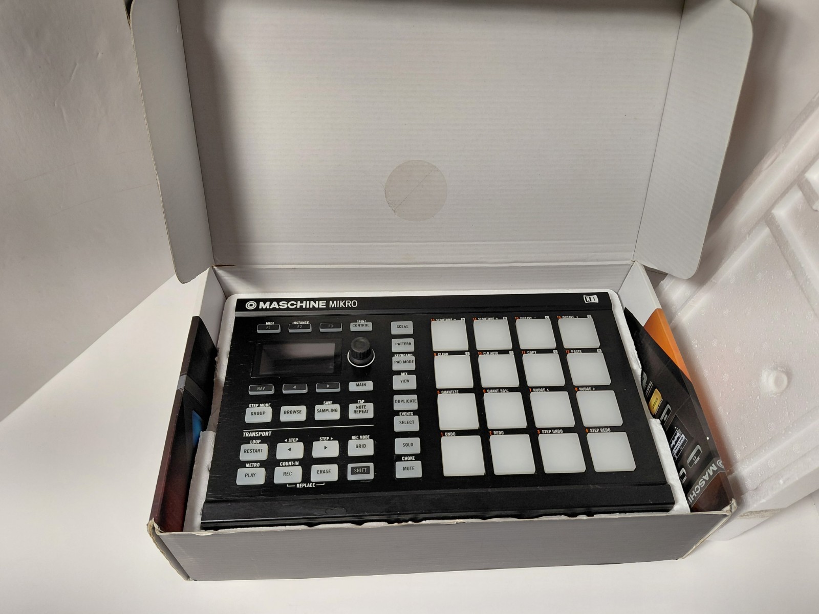 MASCHINE MIRKO Groove Production Studio Native Instruments MIDI w/ Software 2.0