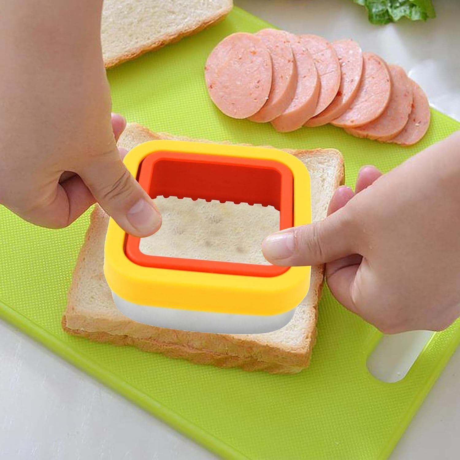 Sandwich Cutter and Sealer - New