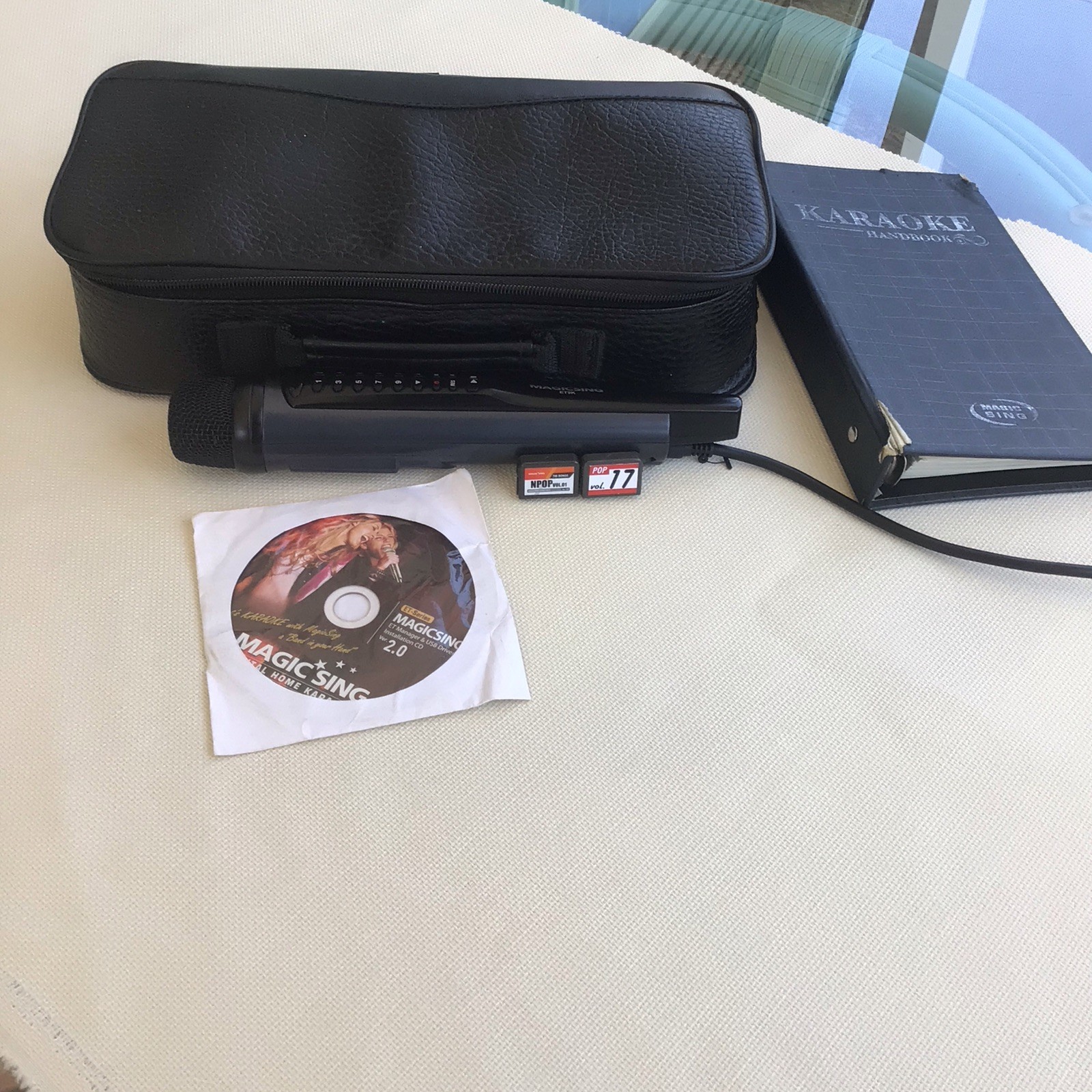 Magic Sing ET9K Karaoke Microphone USB w/ Case Manual & Song Cartridges