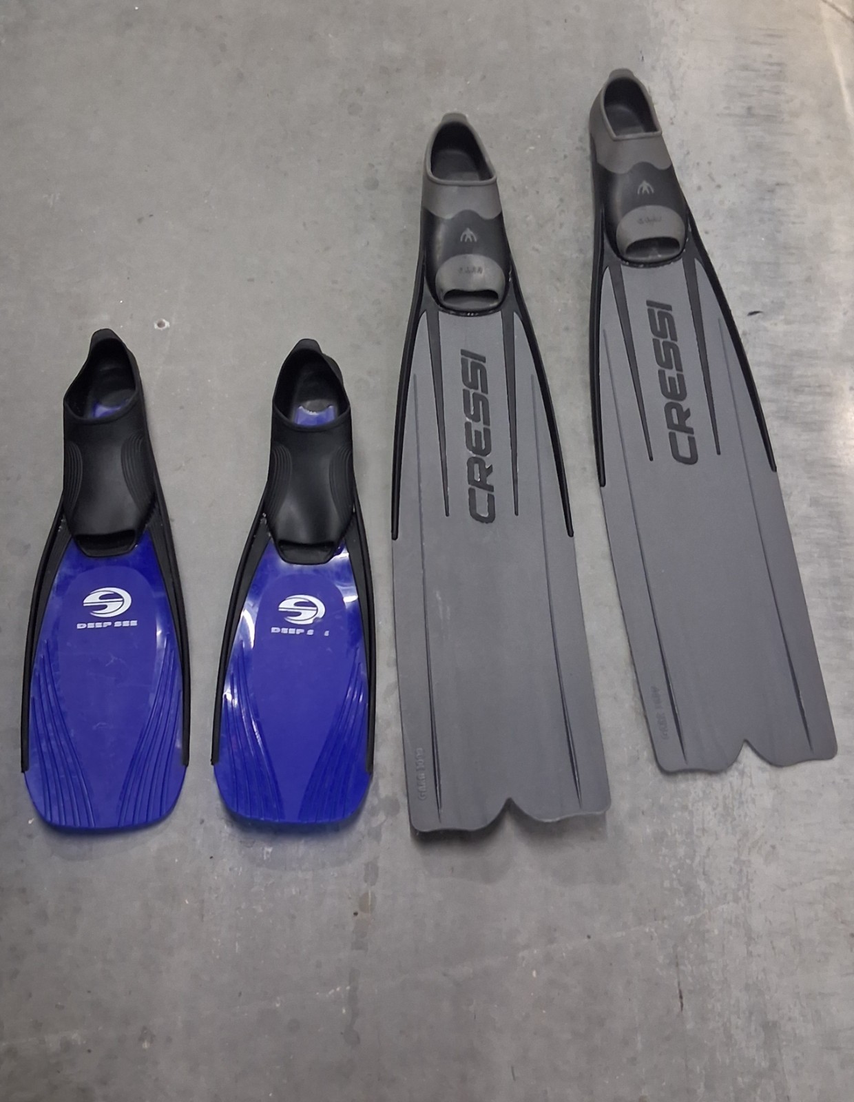 2 sets of scuba fins deep sea and cressi looking for a good home