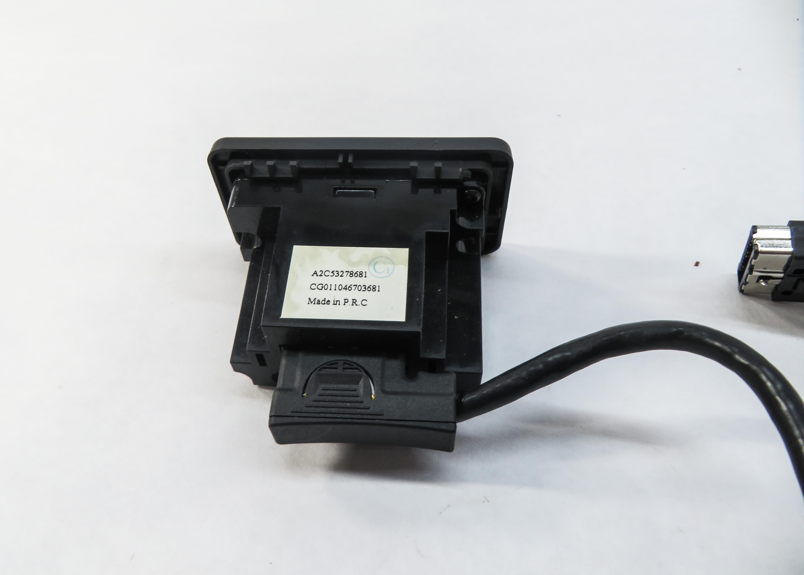 2011 RANGE ROVER (L322) AUXILIARY AUDIO USB i-POD INTERFACE JACK PANEL