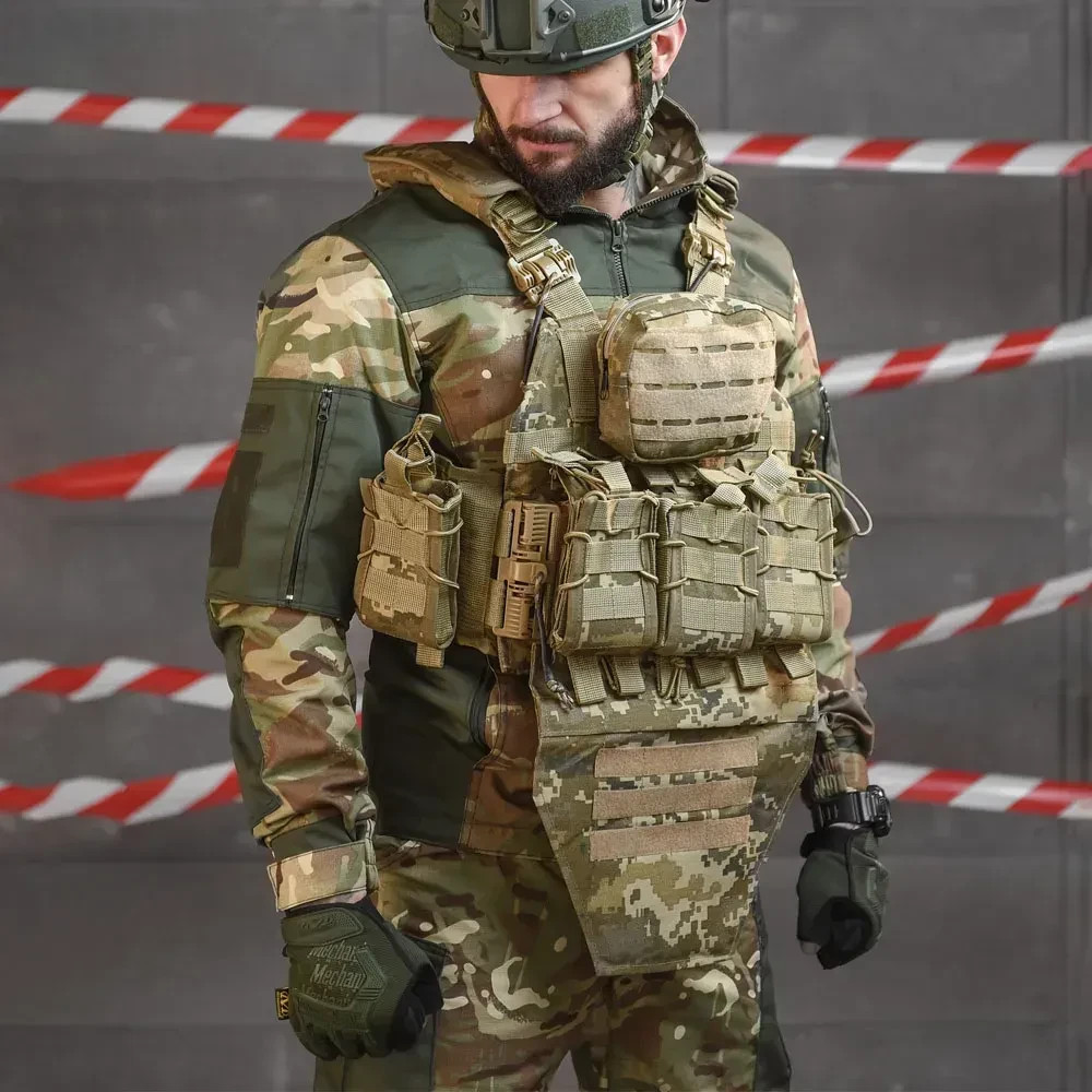 Plate carrier assembly with pouches  Molle attachment system pixel one  size💛💙