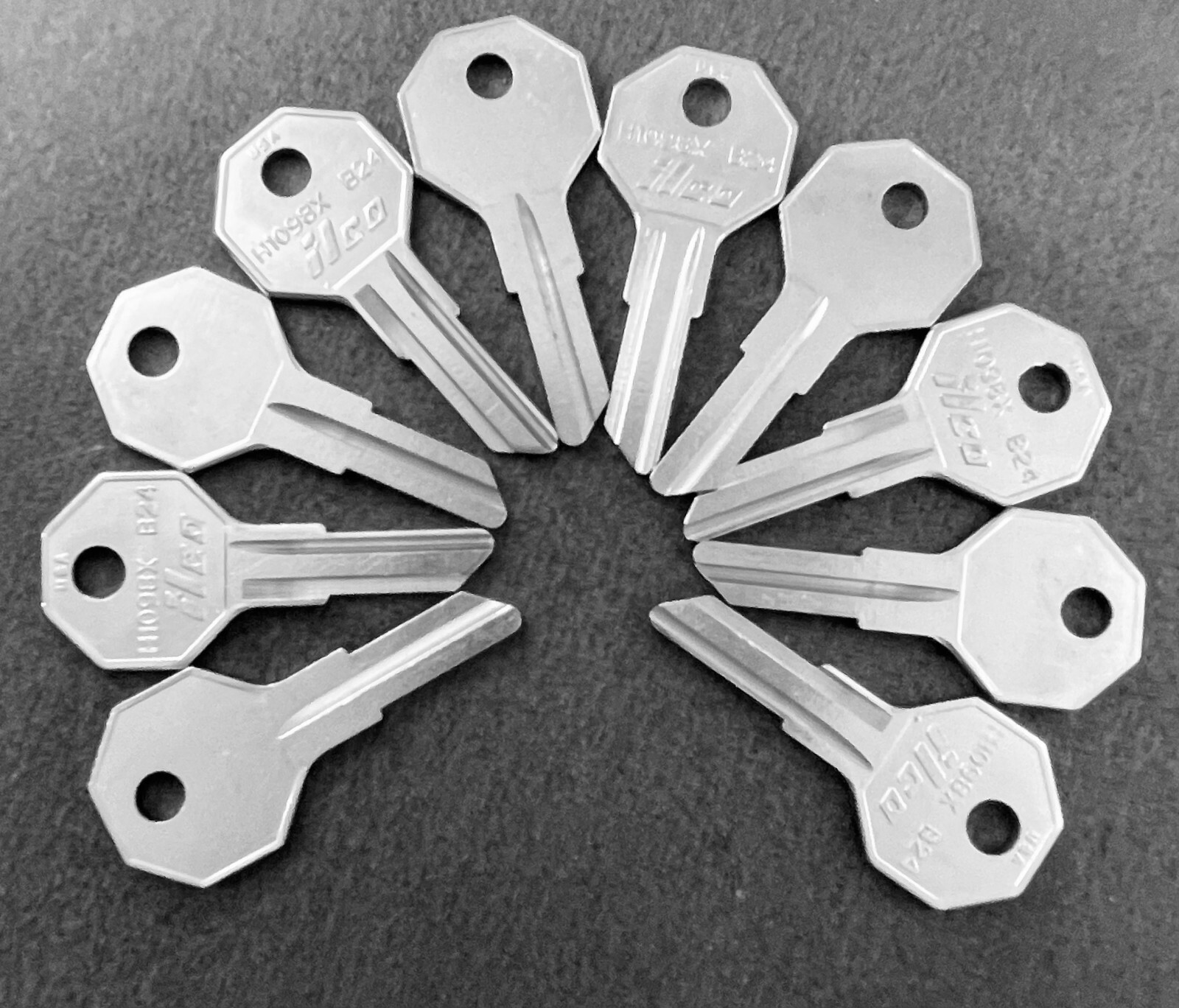 Lots of 2/5/10 B24 H1098NR HBR3 RA2 Type Key Blanks for AMC