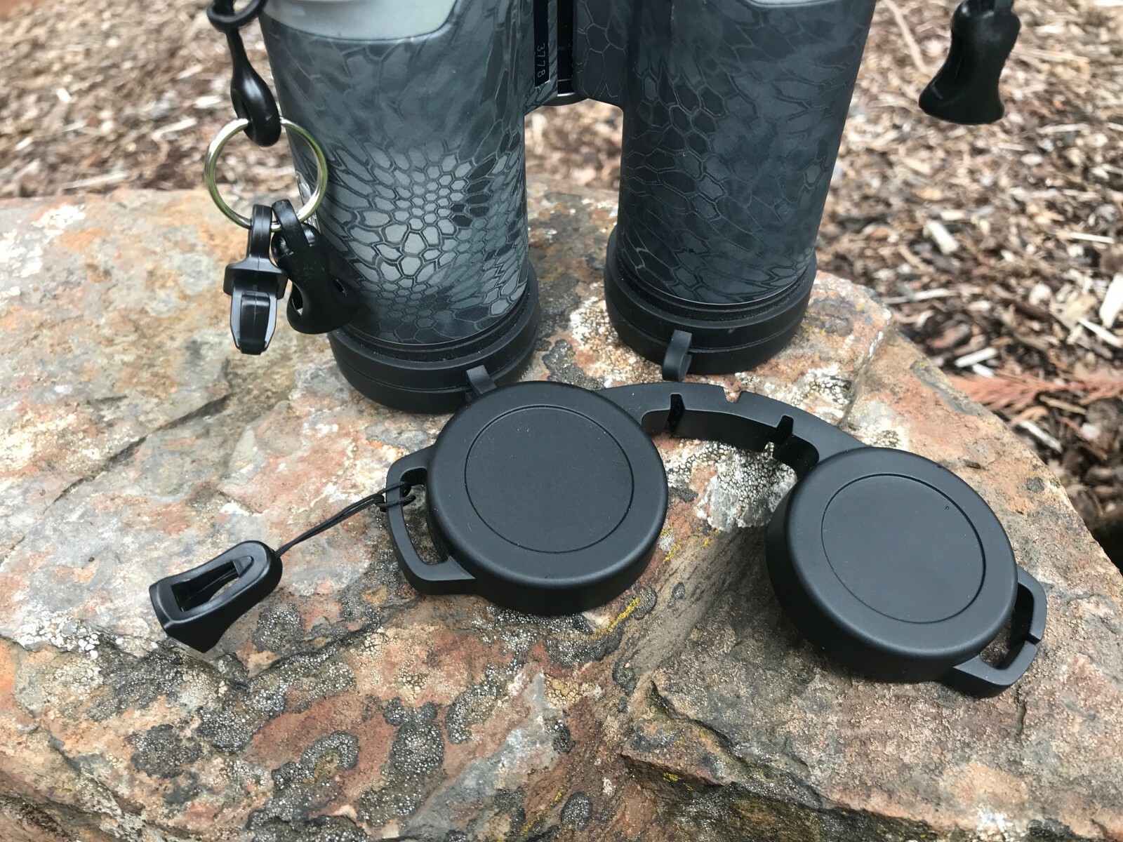 Attachment hardware (only) for your Binocular cover