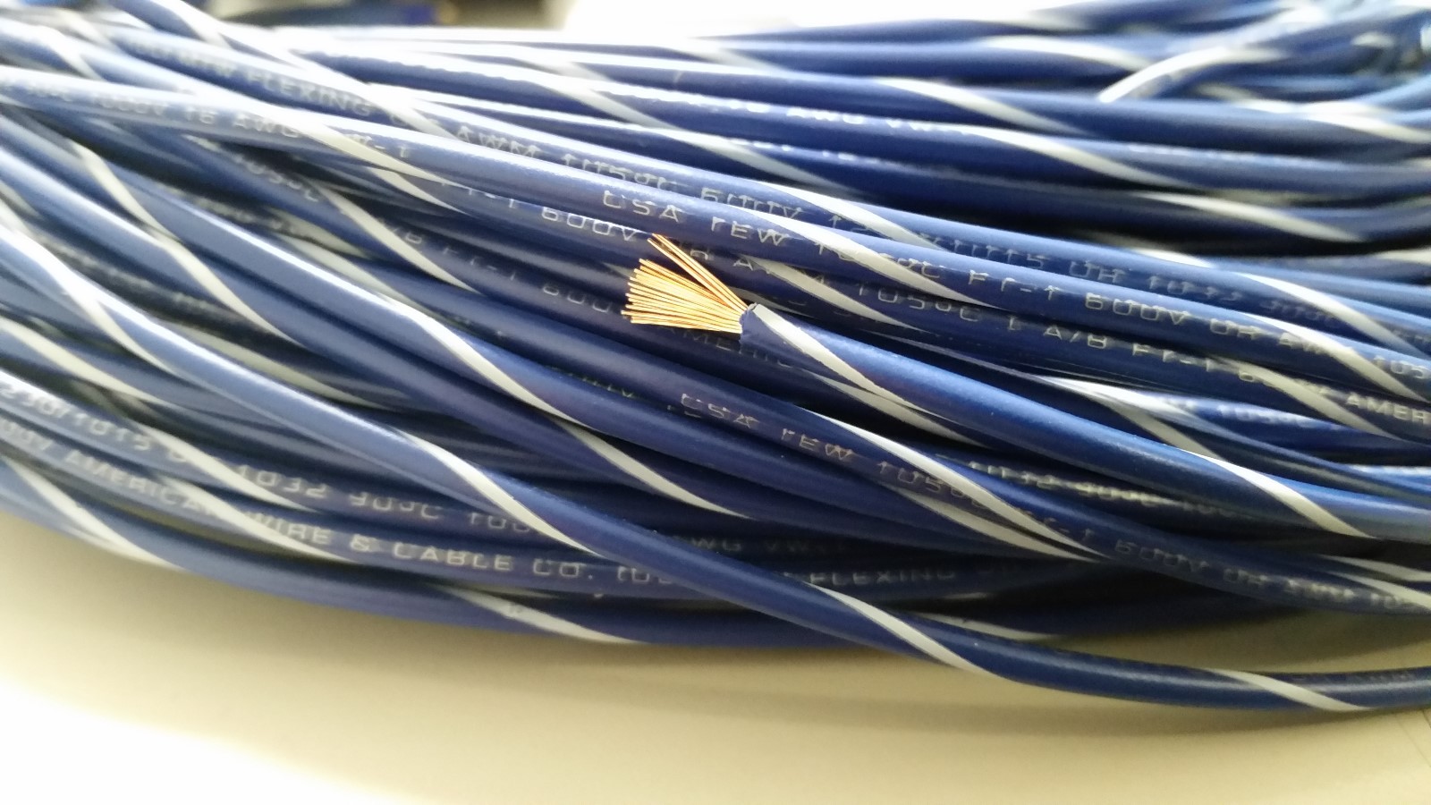 18 GAUGE WIRE BLUE W/WHITE STRIPE 25 FT PRIMARY AWG STRANDED COPPER POWER MTW