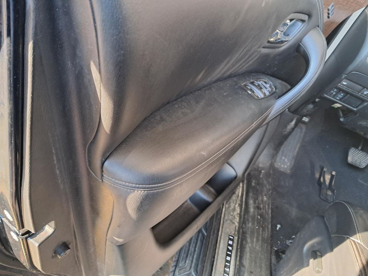 QX80 2016 Glove Box 4795127