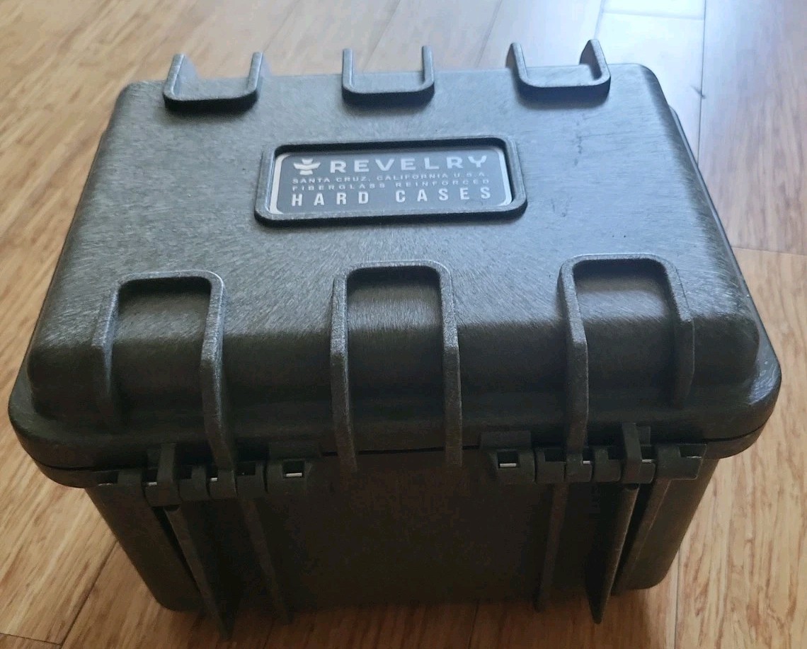 Revelry Hard Case Sensitive Fragile Items 9.5 6.8L EUC
