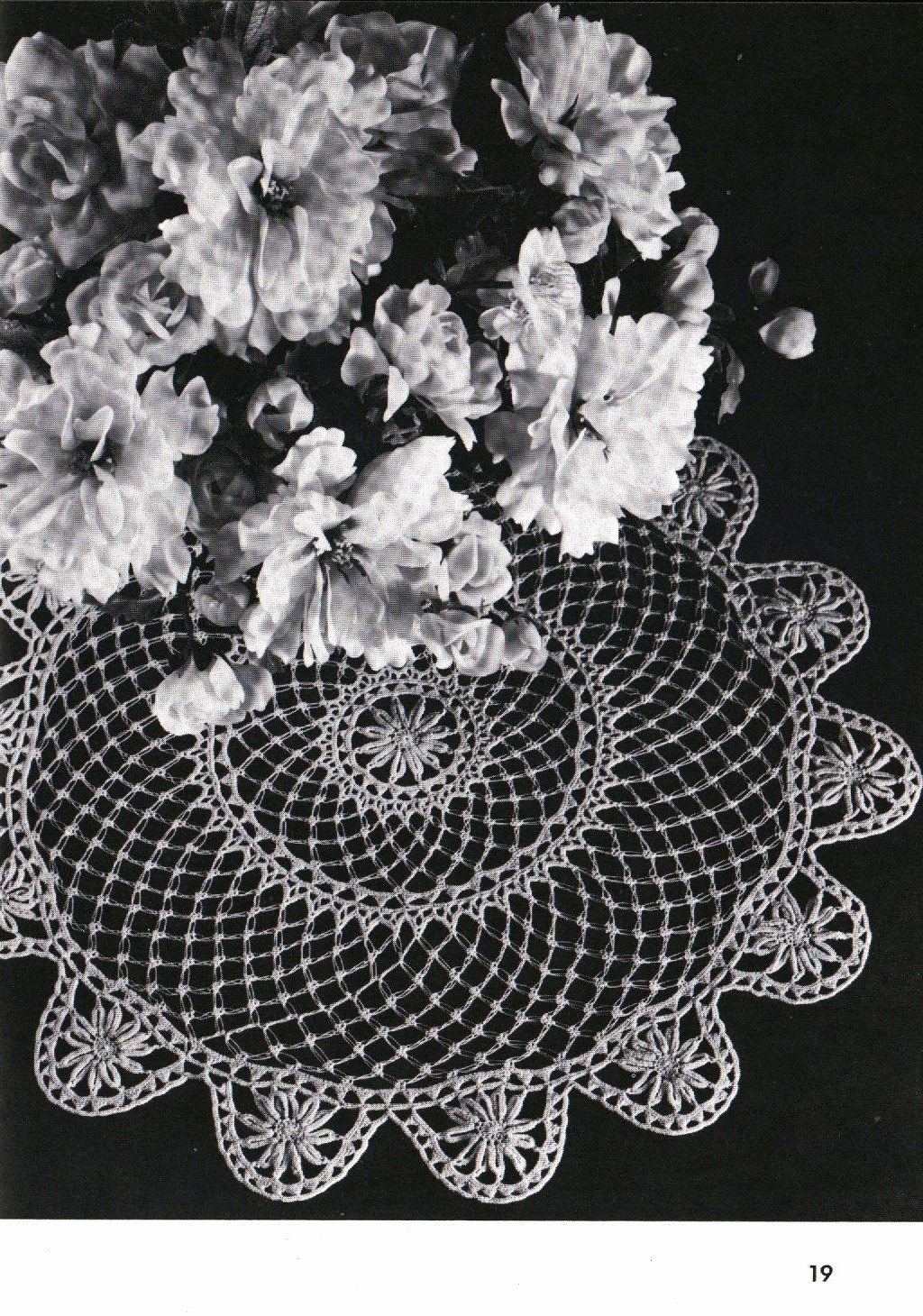 Priscilla Doilies | Coats & Clark 174