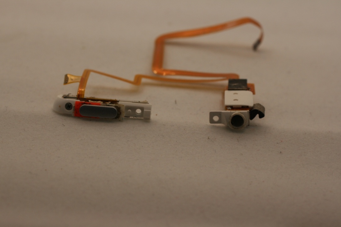 Thin White Headphone Jack Hold Switch for Apple iPod Classic 5th 5.5 6th 7th Gen