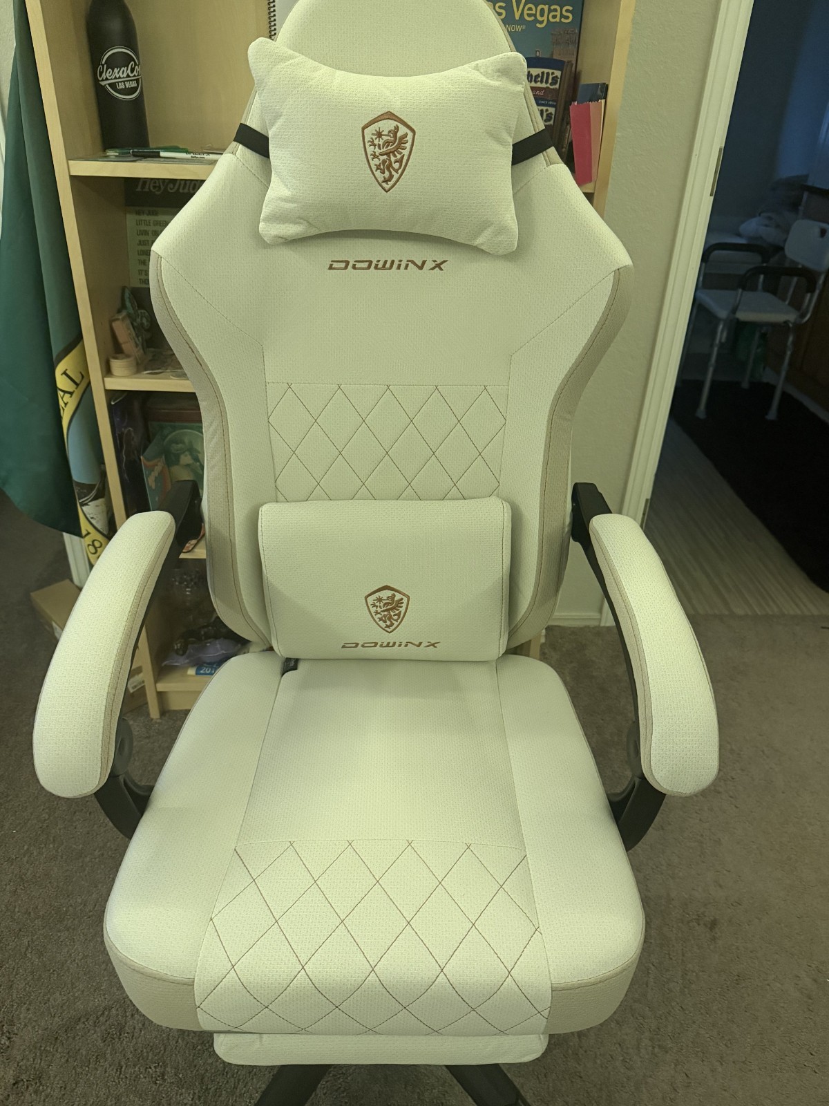 Dowinx Gaming Chair Ergonomic Pocket Spring w/ Massage Lumbar Support & Footrest