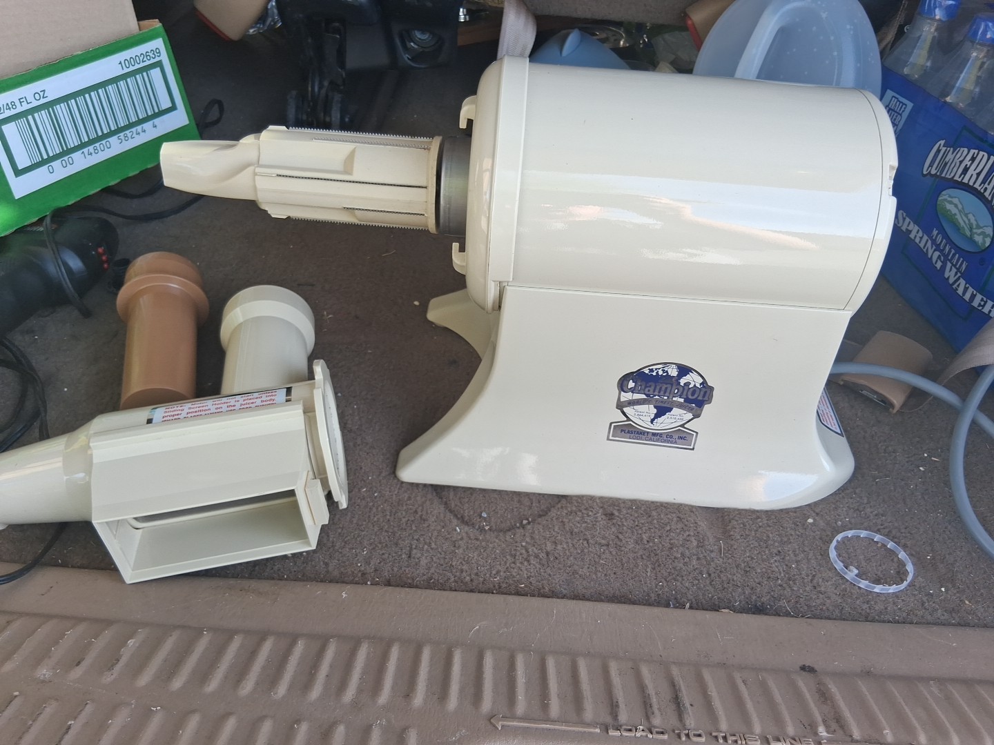Champion G5-NG-853S Almond Color Juicer Good Clean Condition* Fully Working