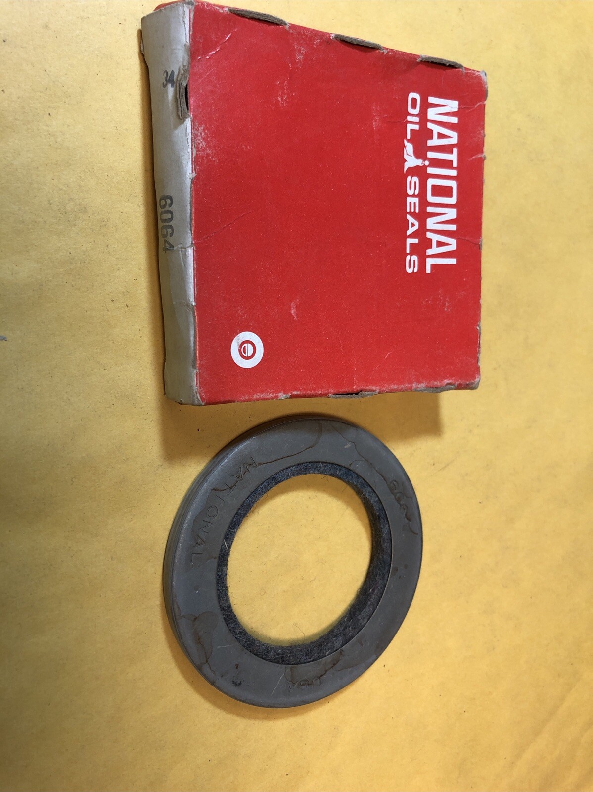 National 6064 Federal-Mogul Wheel Seal F+S!