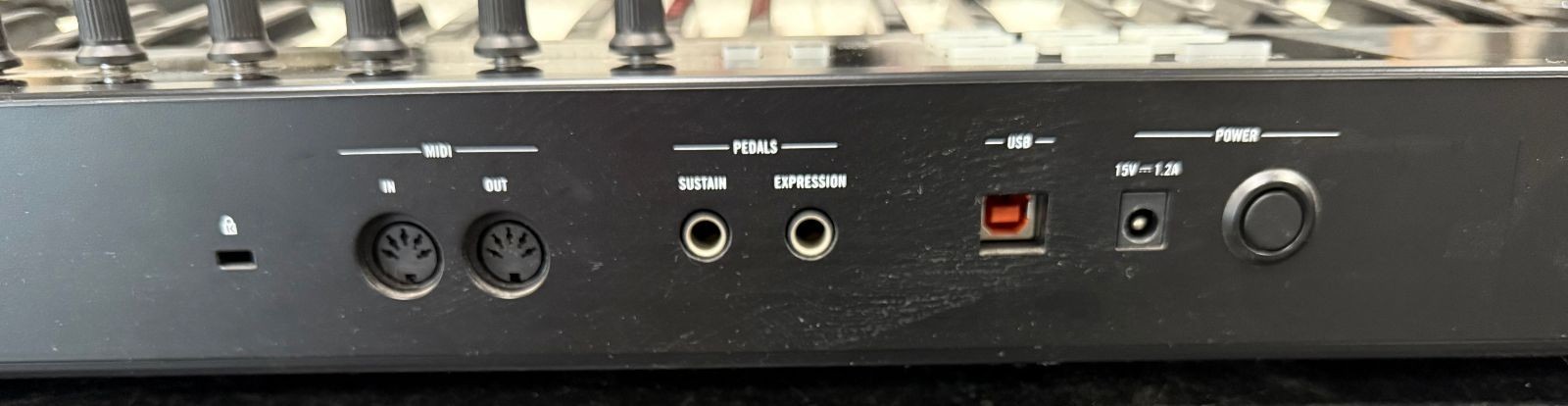 Native Instruments Komplete Kontrol S61 61-Key MIDI Keyboard Controller – Tested