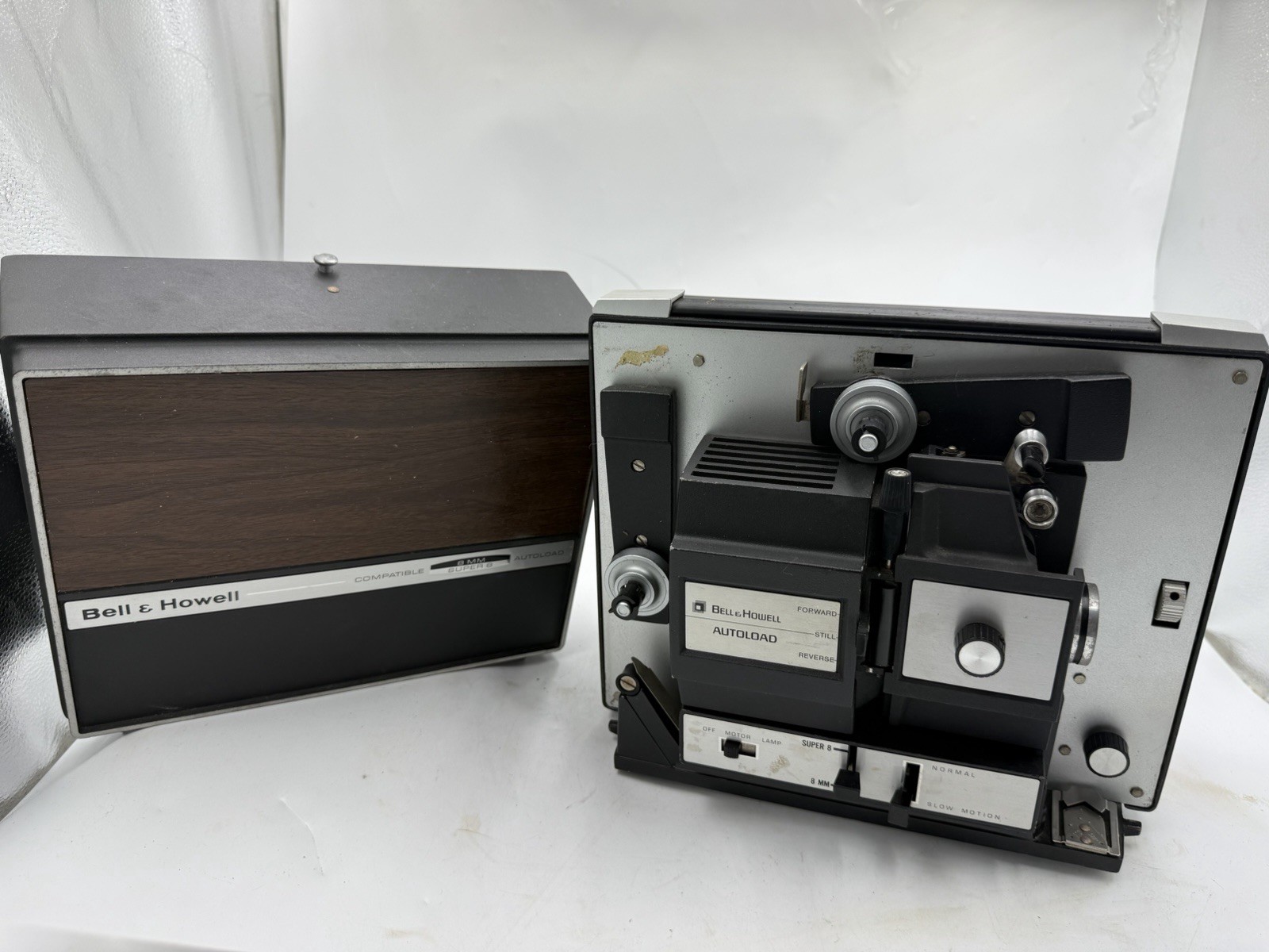 ✨BELL & HOWELL  MOVIE PROJECTOR - 481A Super 8 & Stand 8mm  & Slow Motion✨