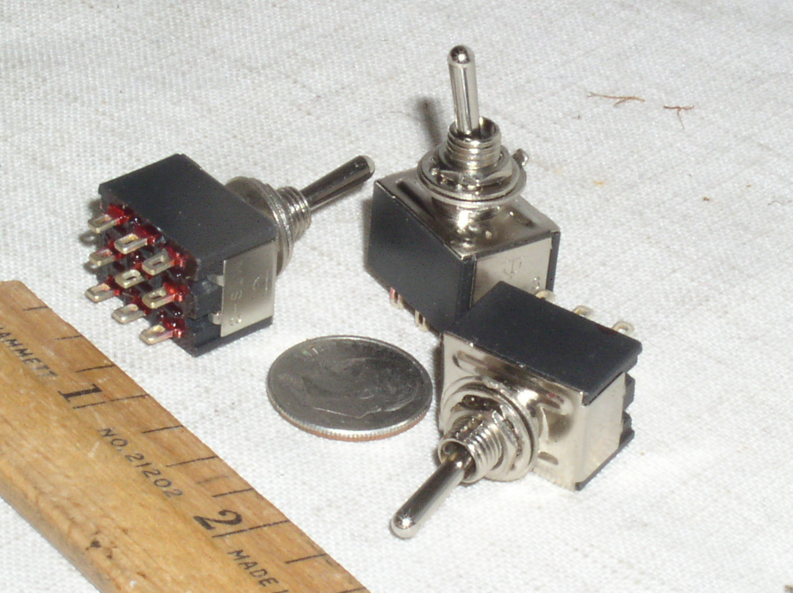 3 BRAND NEW MINI TOGGLE 3PDT 3P2T ON-ON HOBBY TRAIN SWITCH 125 VAC 6 AMP 6A A