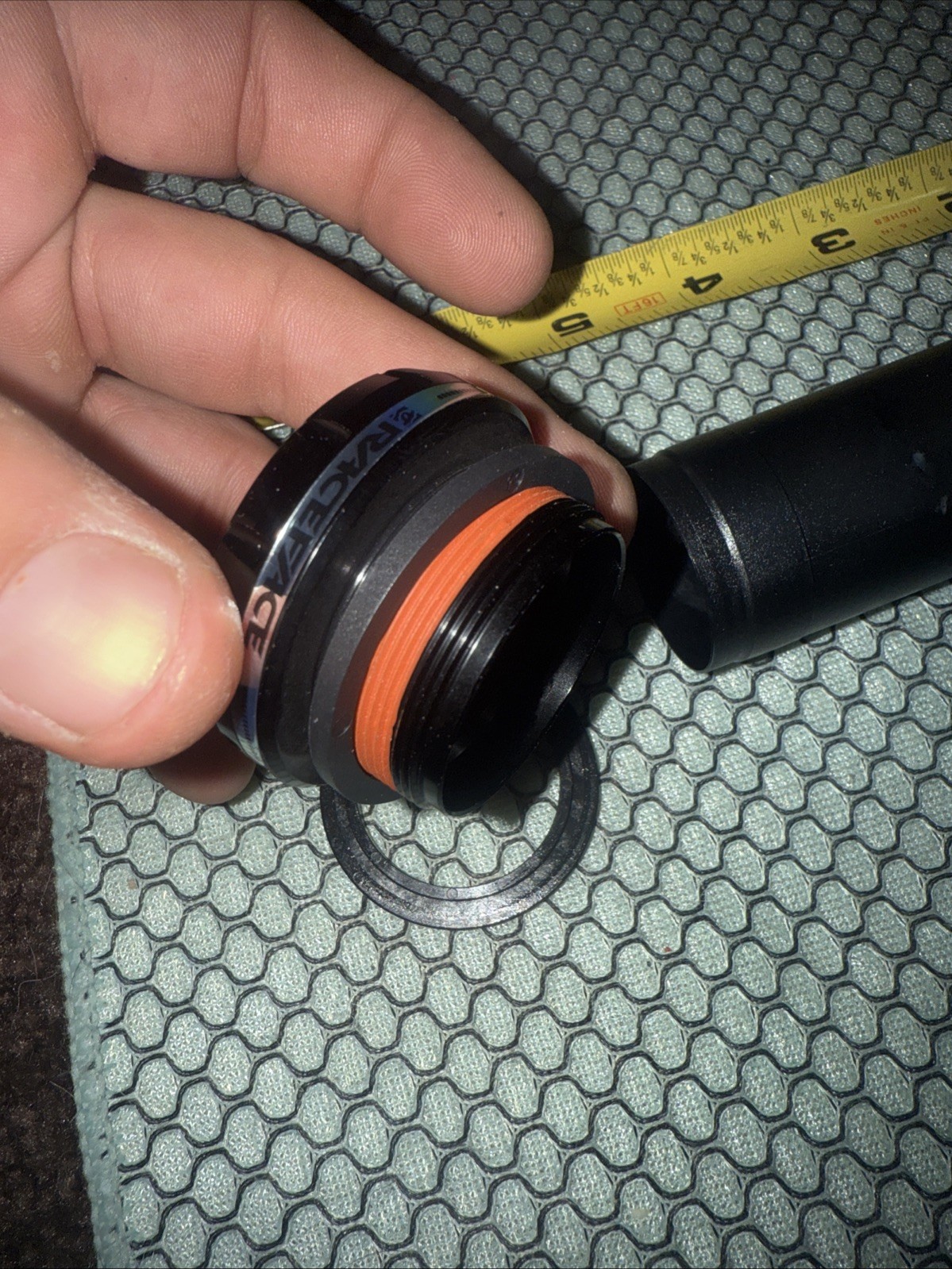 RaceFace 30mm CINCH Bottom Bracket BB BSA 100mm Shell Spindle External Seal