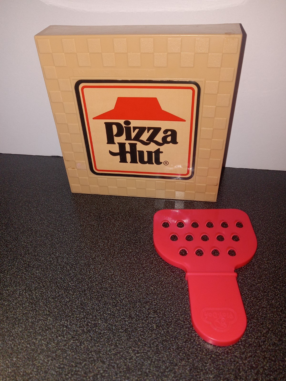 VINTAGE PLAY-DOH PIZZA HUT MAKE A MEAL PIZZA SET 1991