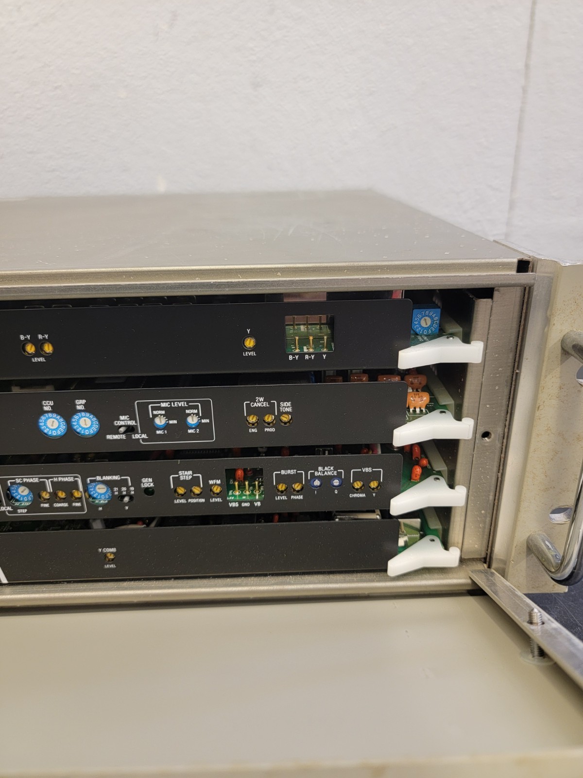 Sony CCU-370 Camera Control Unit (2)