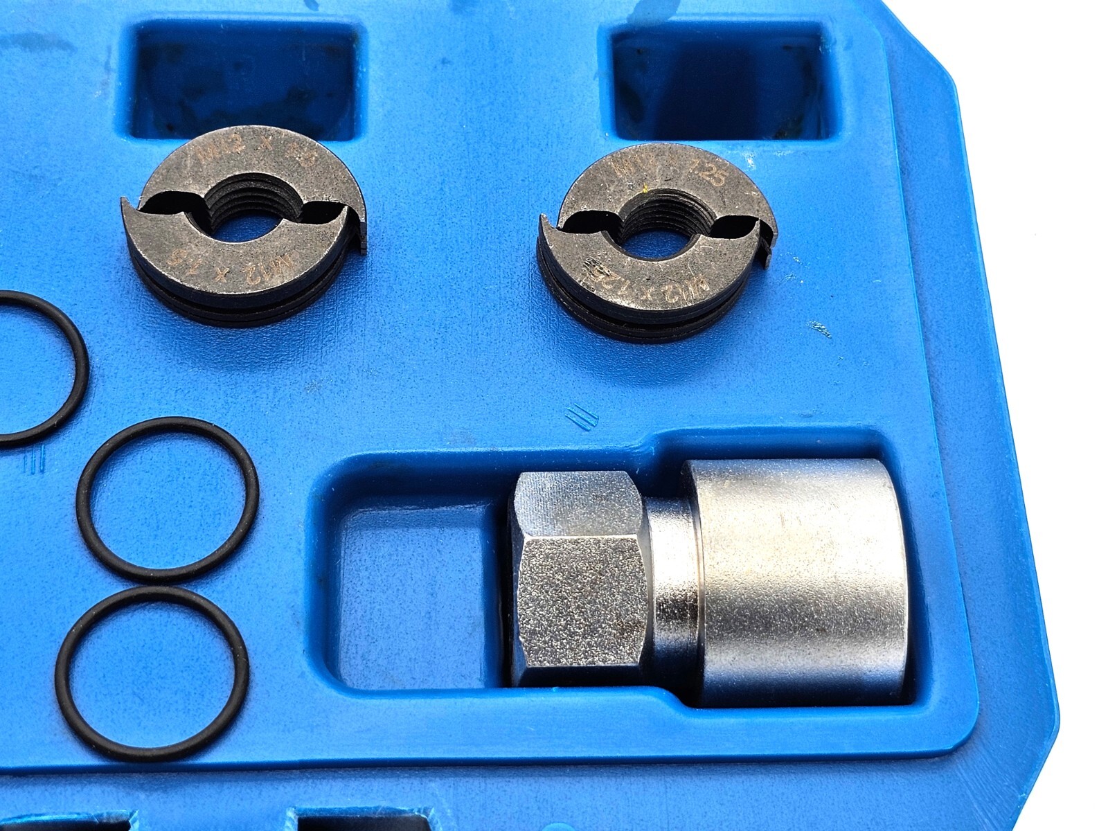 WHEEL STUD THREAD RESTORER KIT REVERSE ACTION AUTO CAR REPAIR DAMAGED ADJUSTABLE