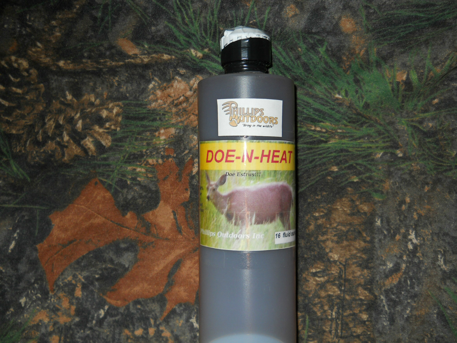 DOE-N-HEAT - 18oz. Bottle of Whitetail Doe estrus Urine/ Buck Lure