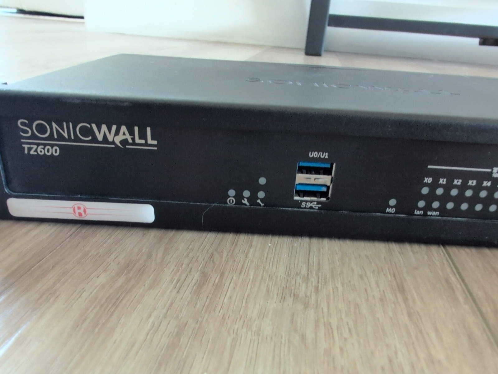 DELL SONICWALL TZ600 With Mounting Kit - selling fast