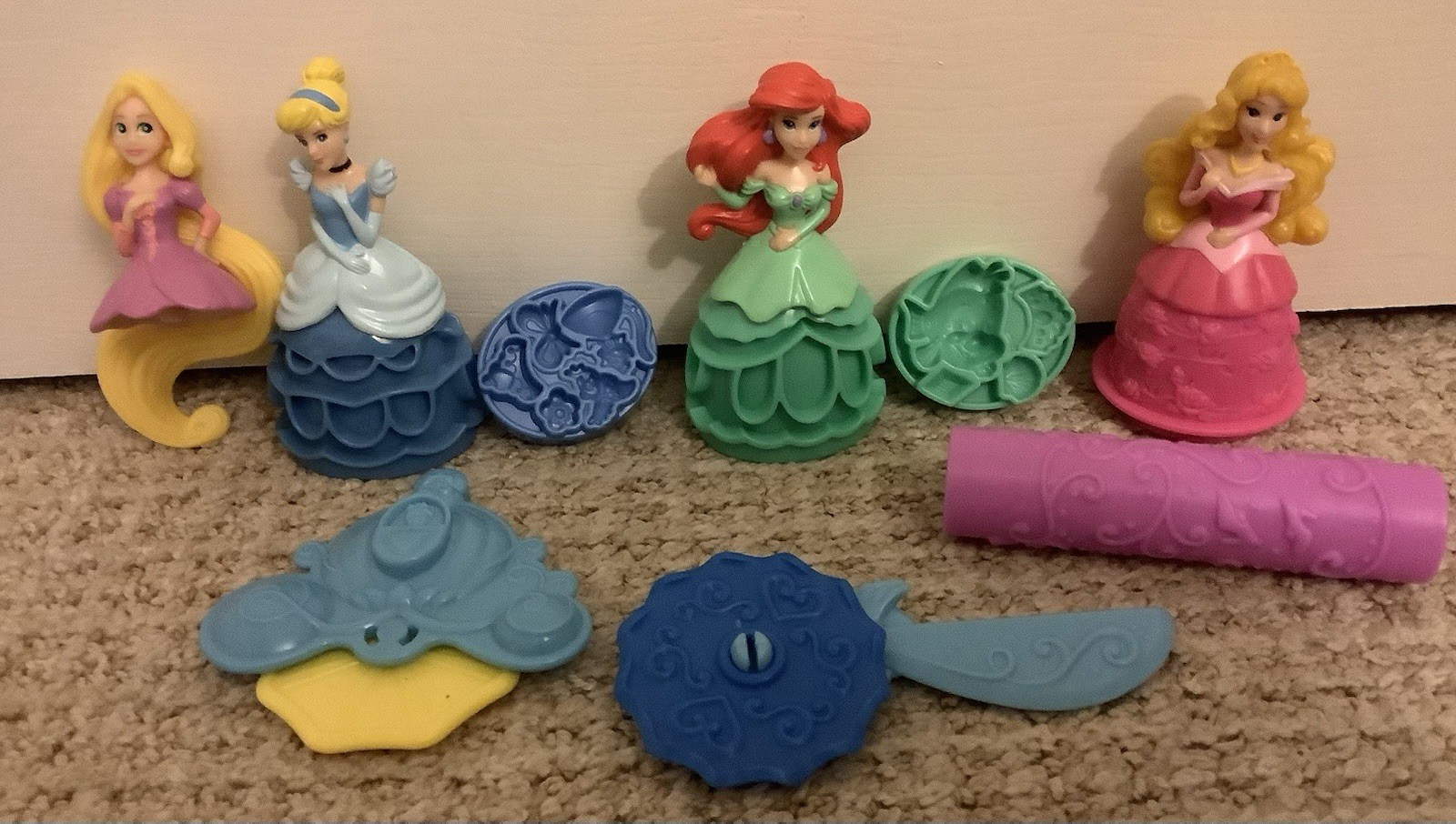 Play Doh Disney Princess Glittering Gowns Figures & Parts Replacements 2015