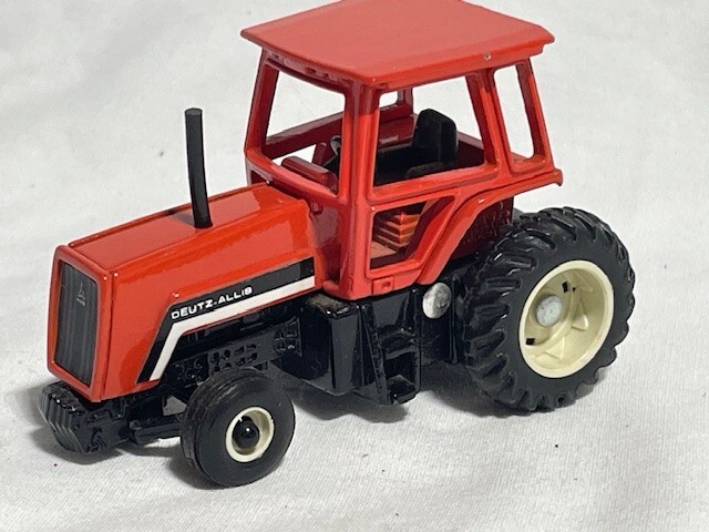 ERTL Deutz Allis 8070 Farm Tractor, Orange, 1/64