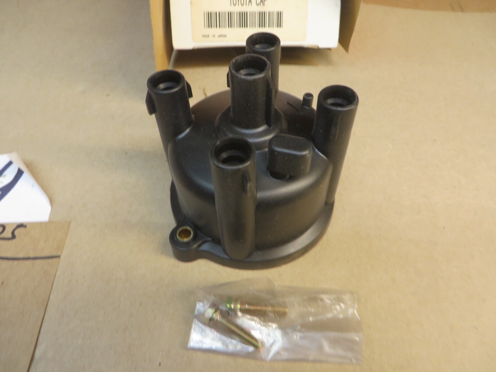 DISTRIBUTOR CAP MIGHTY # 60-375 new Replaces TOYOTA OEM #19017082, 1910135010
