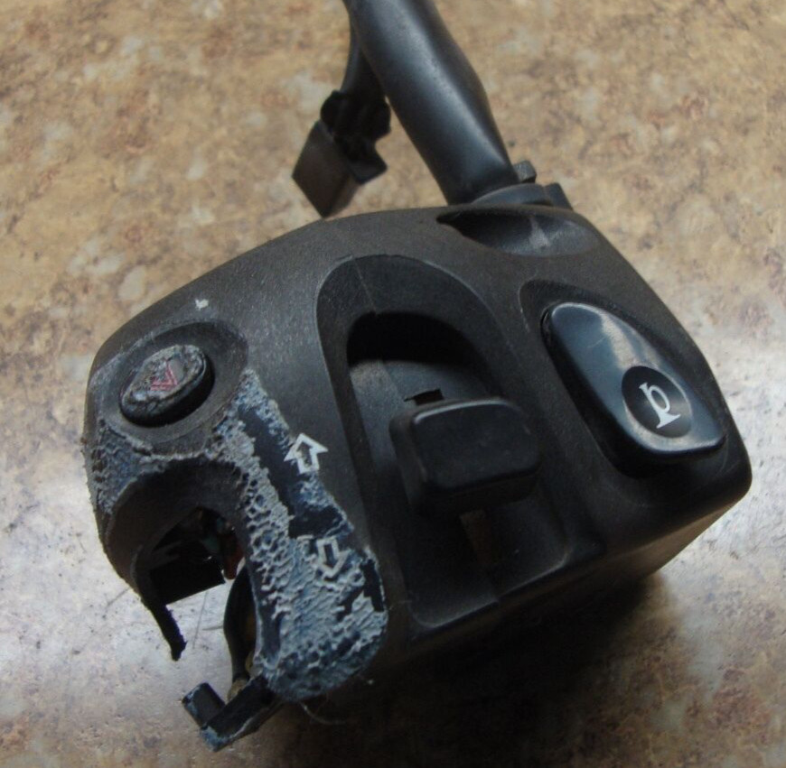2006 Yamaha FZ6 FZ 6 FZ6-C F Z 6 600 Left Switches Controls Turn Light Horn LH
