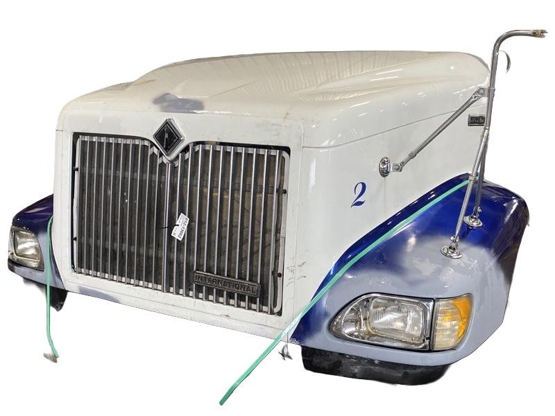 International 9200i Hood 3514033C92 (612-13662)