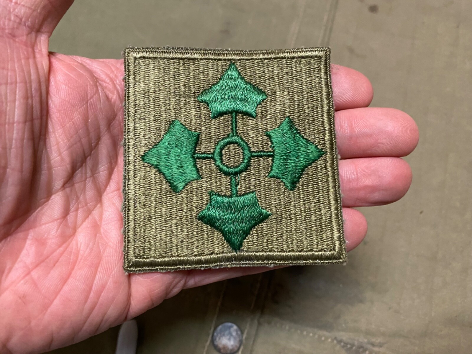 ORIGINAL WWII US ARMY 4TH INFANTRY DIVISION JACKET SLEEVE INSIGNIA PATCH