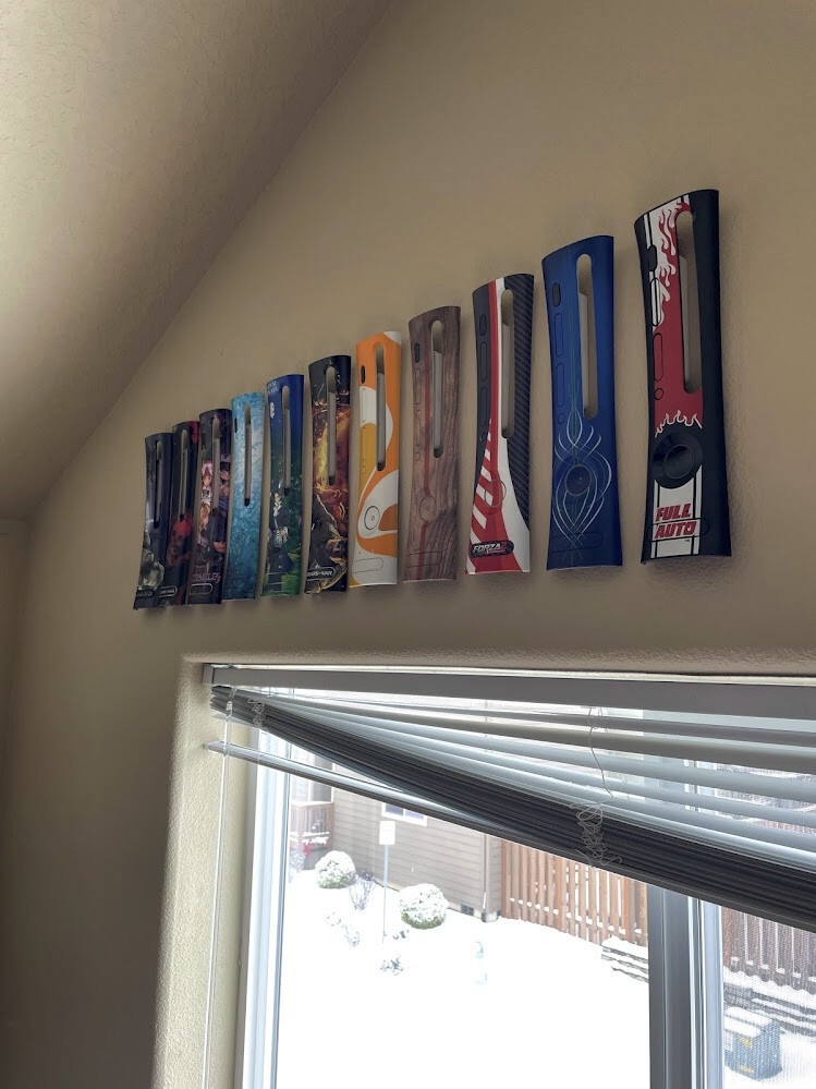 Xbox 360 FacePlate wall mounts, none damaging, hanging display