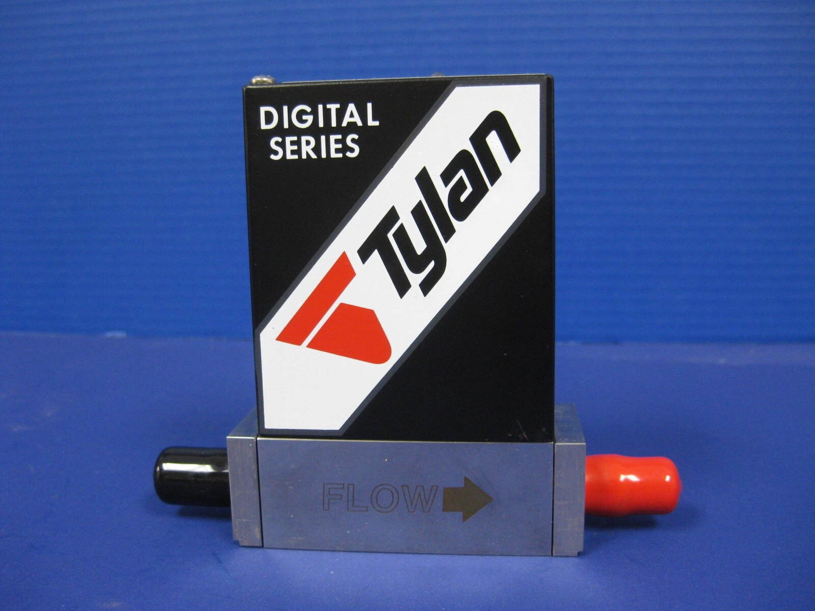 Tylan Digital Series Mass Flow Controller 100 SCCM, CL2, 1/4" Male VCR, Used