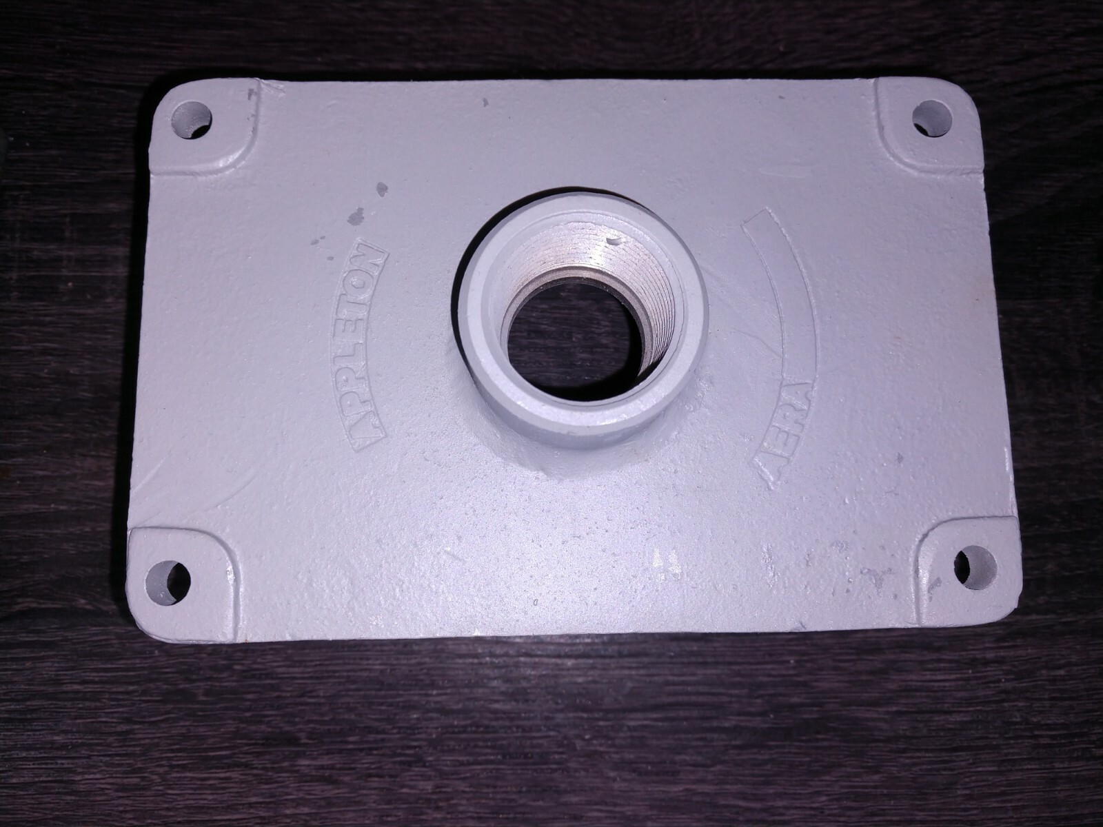 Appleton AERA36 1" Aluminum Powertite Mounting Box