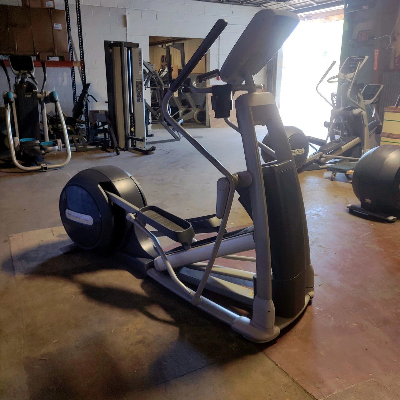 Precor EFX 815 Elliptical Crosstrainer w/ P10 Console