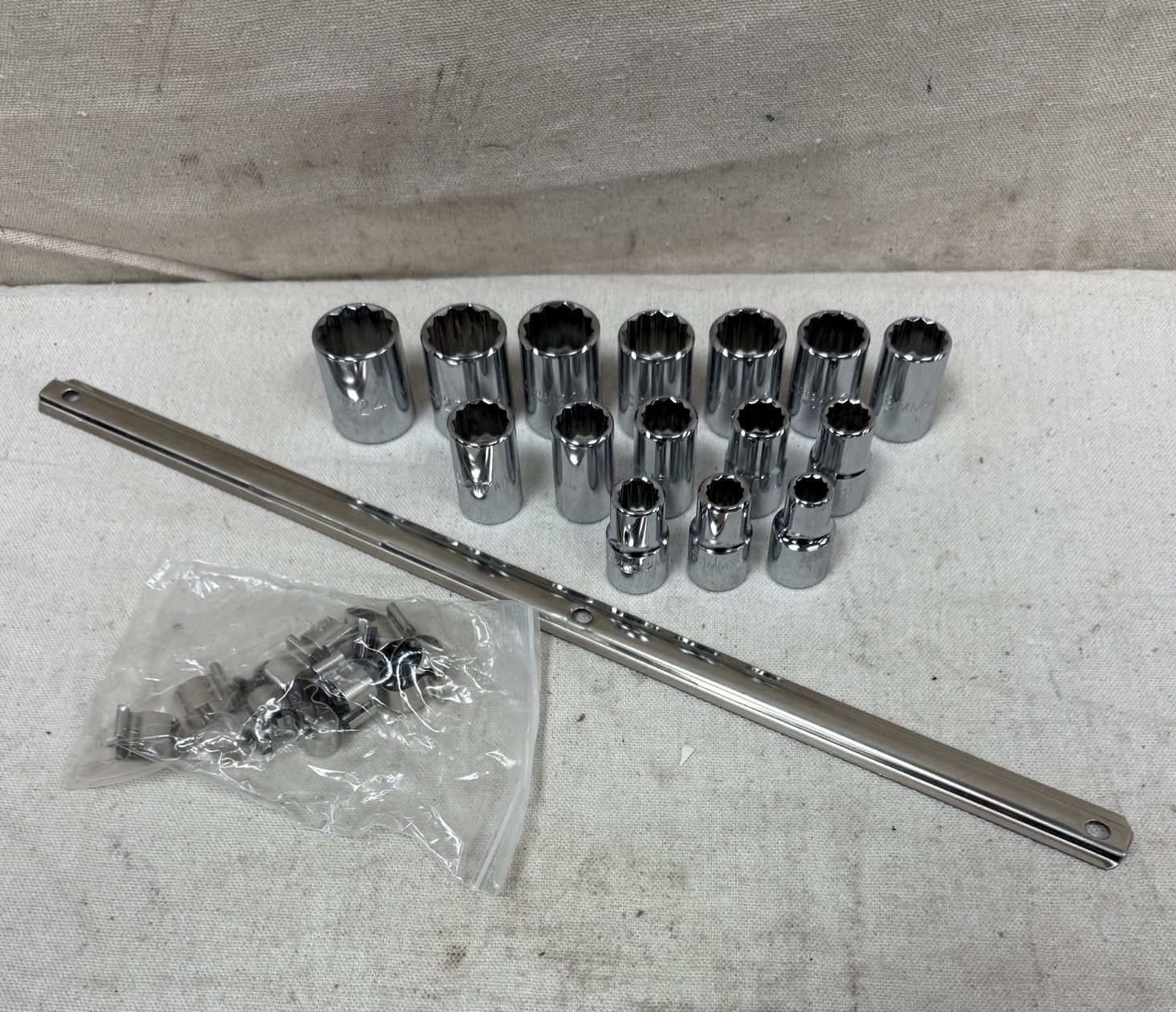 PROTO J54206 Socket Set 1/2" Drive 15 Piece 12-Point Metric 10 mm to 24 mm