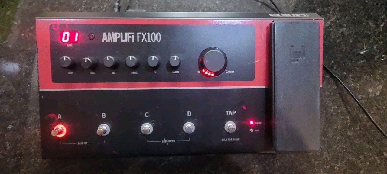 Line 6 Amplifi FX100 Guitar Effects Pedal With Bluetooth