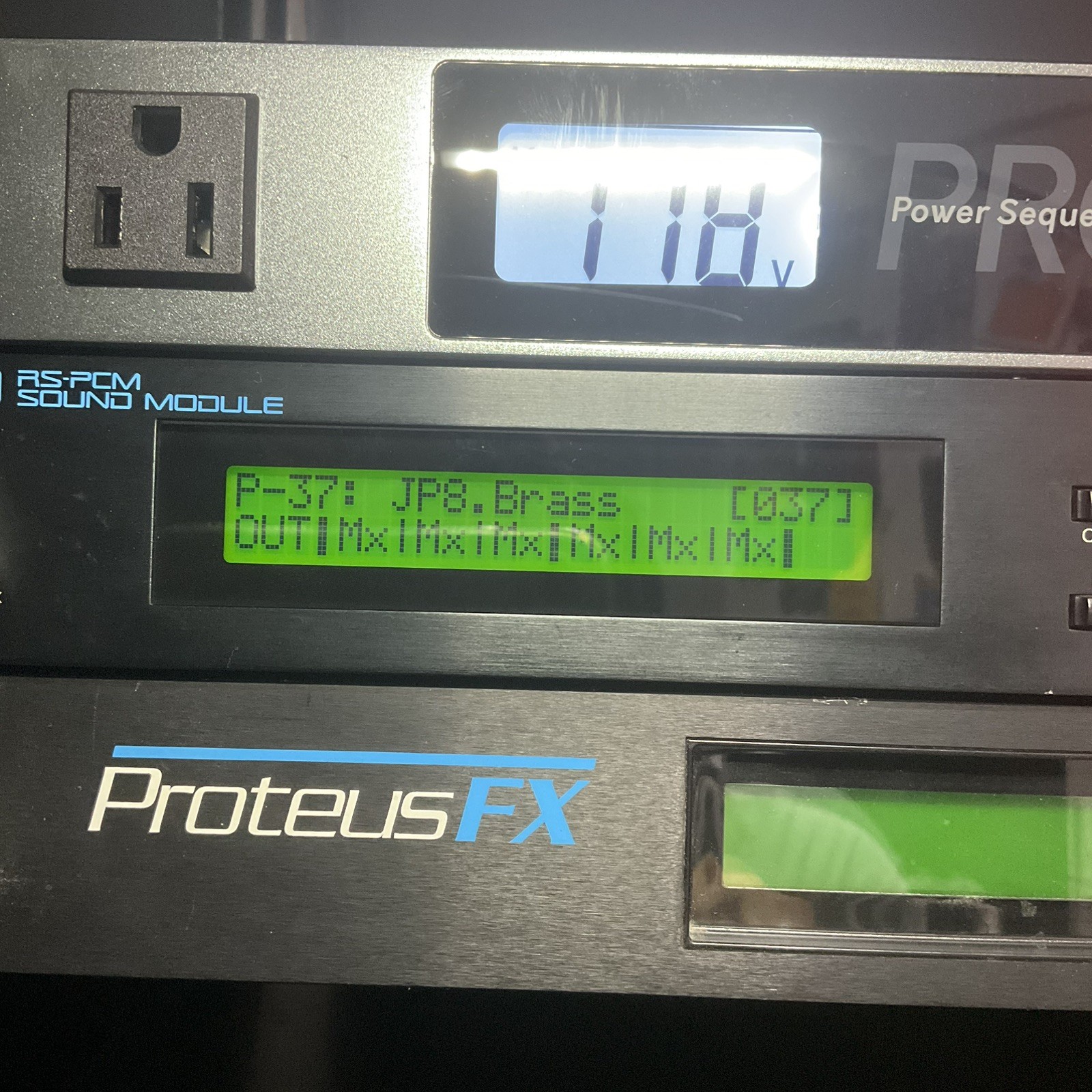 Roland U-220 RS-PCM Sound Module Rack Synthesizer