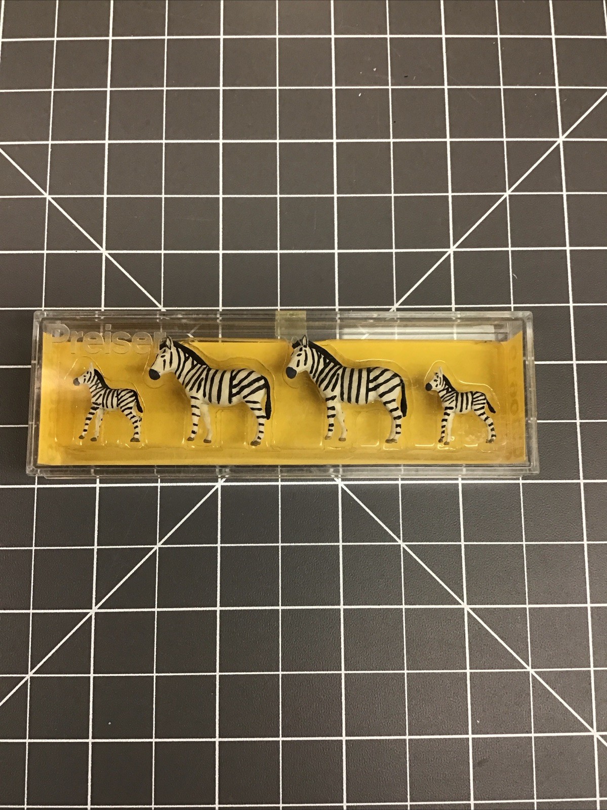 Preiser HO Scale Figures 0619: (4) Zebras New C-6