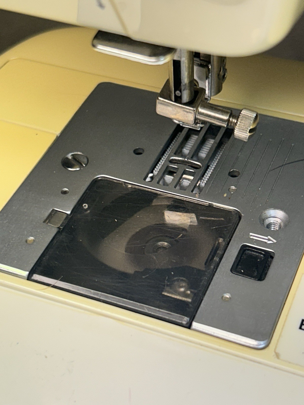 Husqvarna Huskystar C20 Sewing Machine