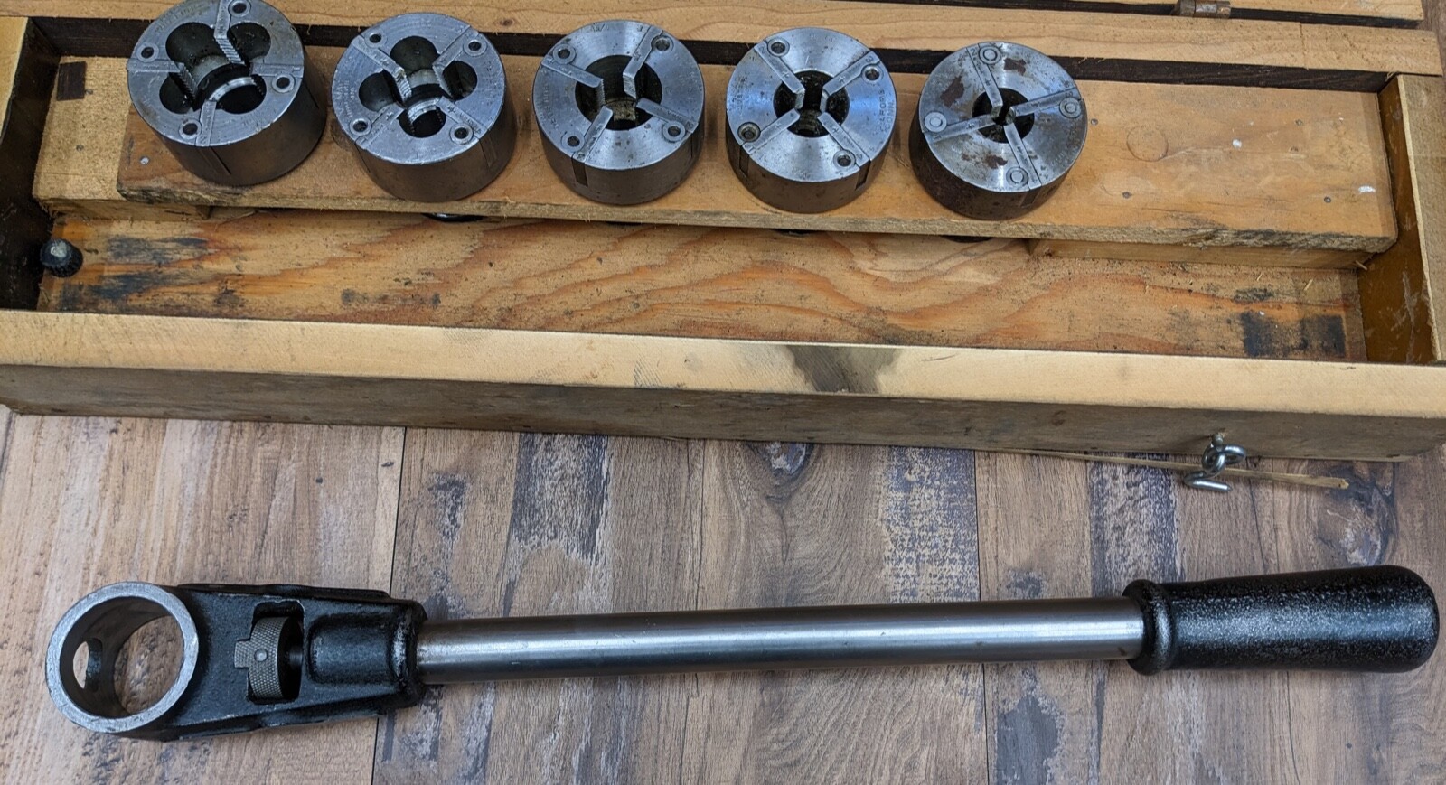Vtg V Mac Pipe Drophead Threader Die Set Guilford CT