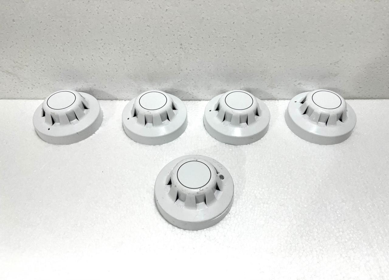 Apollo Series 65 Optical Smoke Detector 55000-316APO 24V Lot of 5