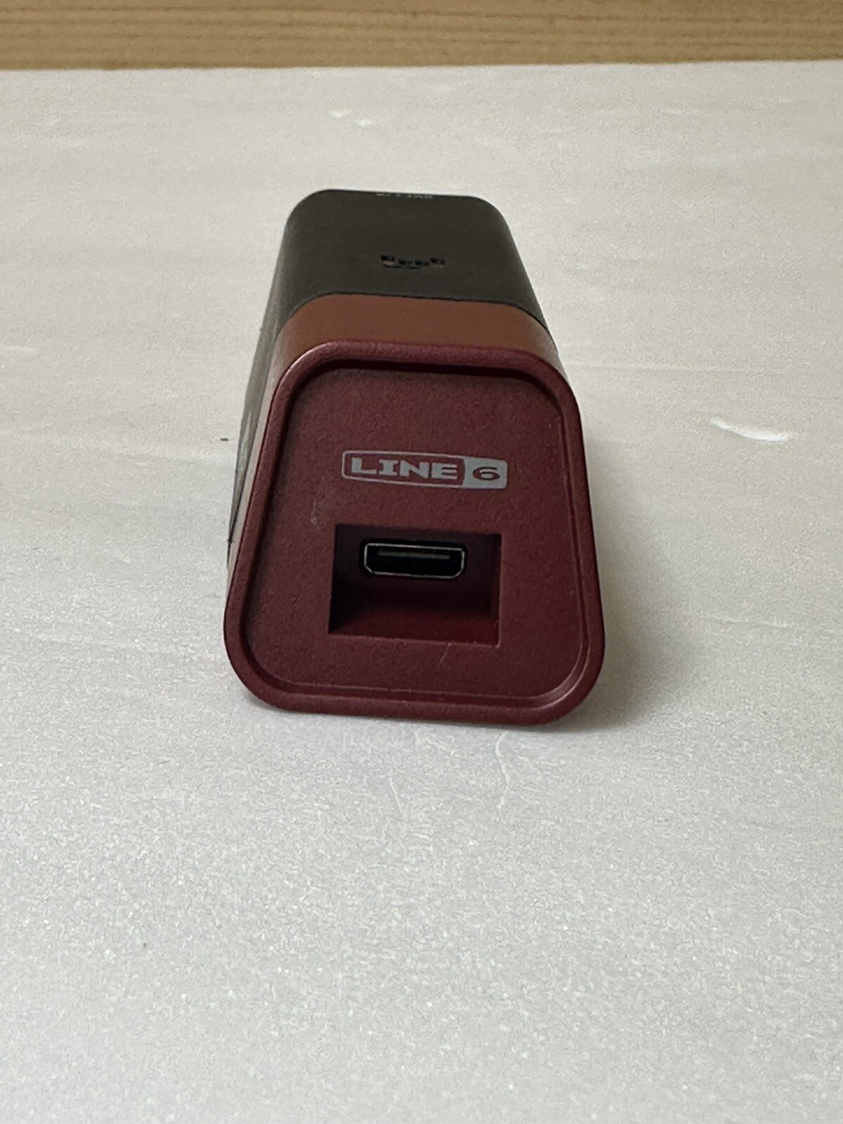 Line 6 Sonic Port Audio Interface for iPhone/iPad - PN: 59-00-0155.
